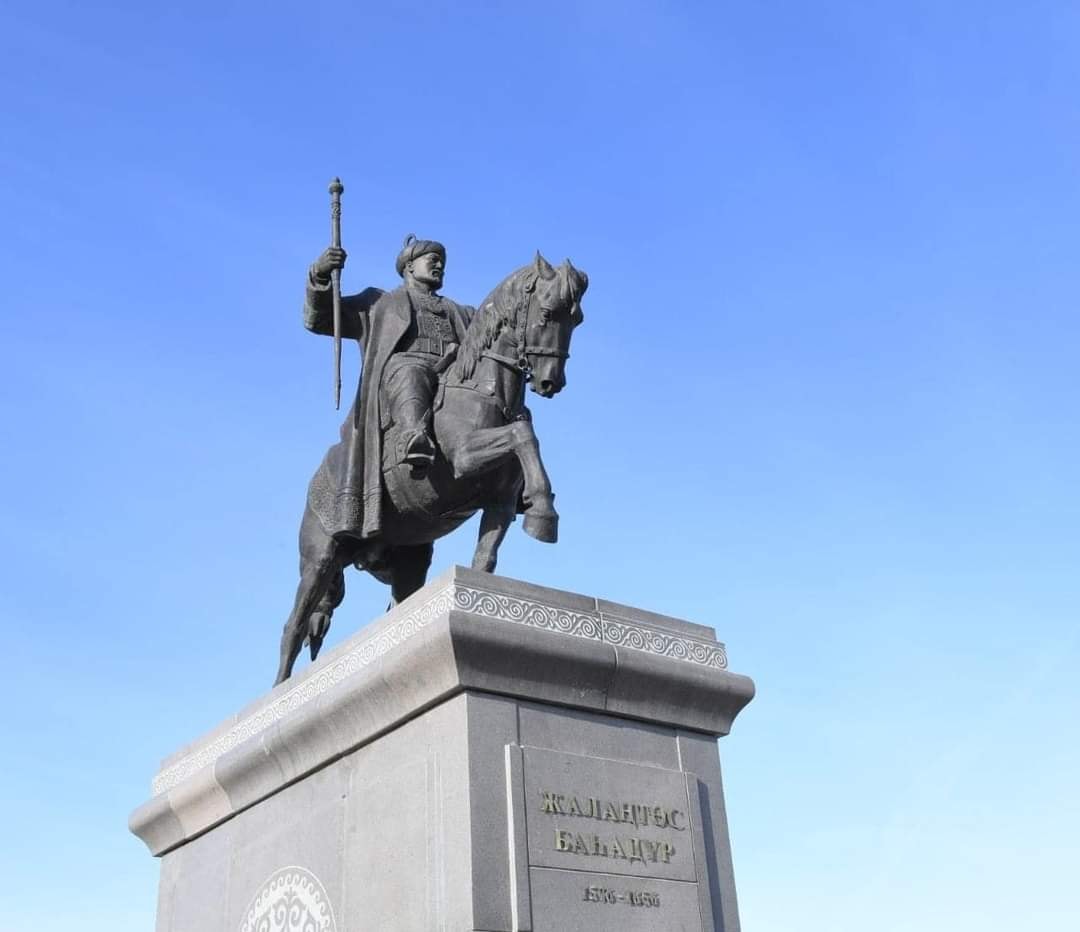 Памятник Жалантос бахадуру